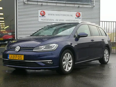 Volkswagen Golf (2020) — foto 1