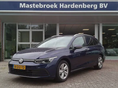 Volkswagen Golf (2022) — foto 1