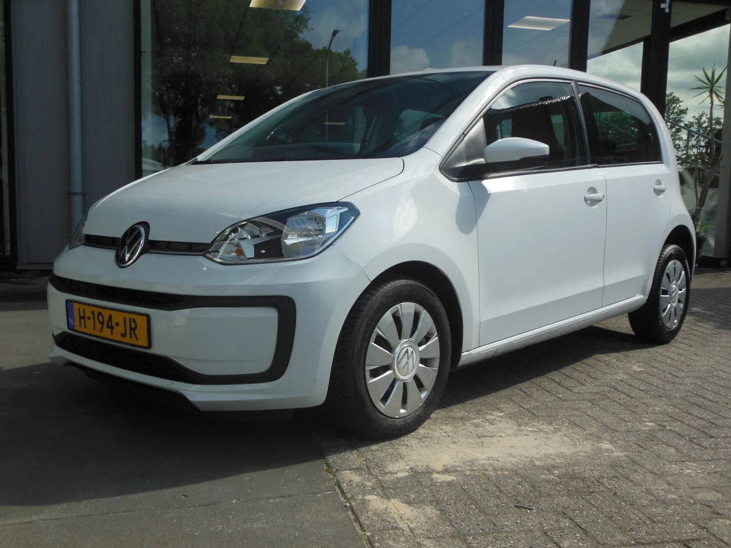 Volkswagen Up! (2020) — foto 1