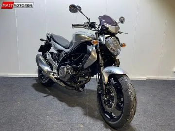 Suzuki SFV 650 Gladius (2012) — foto 1