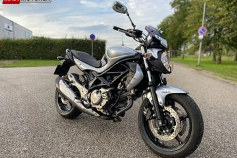 Suzuki SFV 650 Gladius (2012)