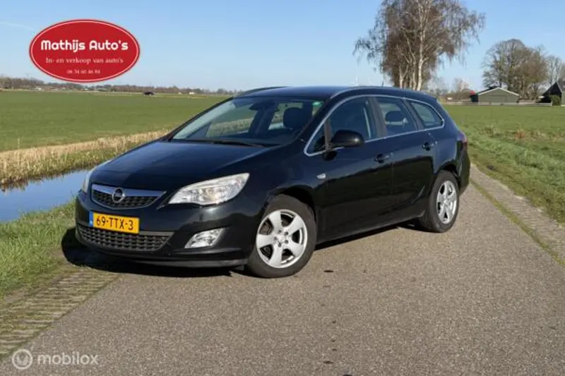 Opel Astra (2012)