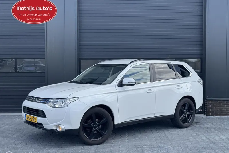 Mitsubishi Outlander (2013)