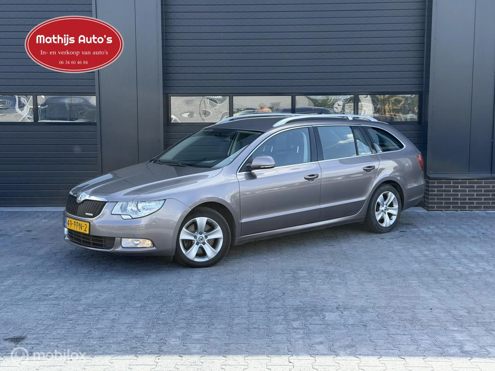 Škoda Superb (2011) — foto 1