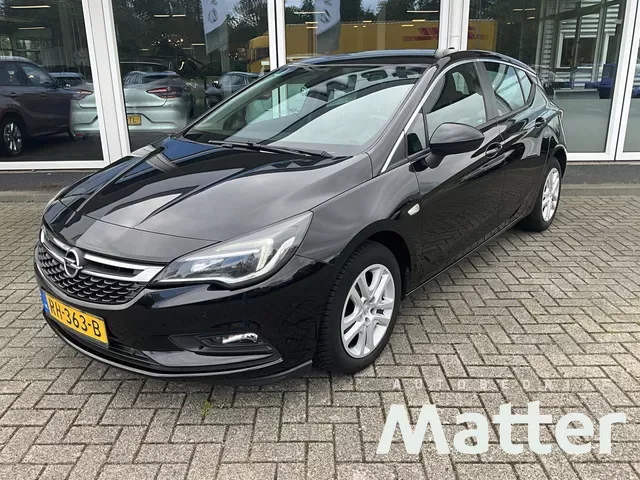Opel Astra (2017) — foto 1