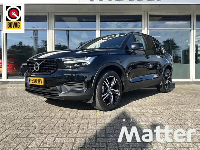 Volvo XC40 (2022) — foto 1