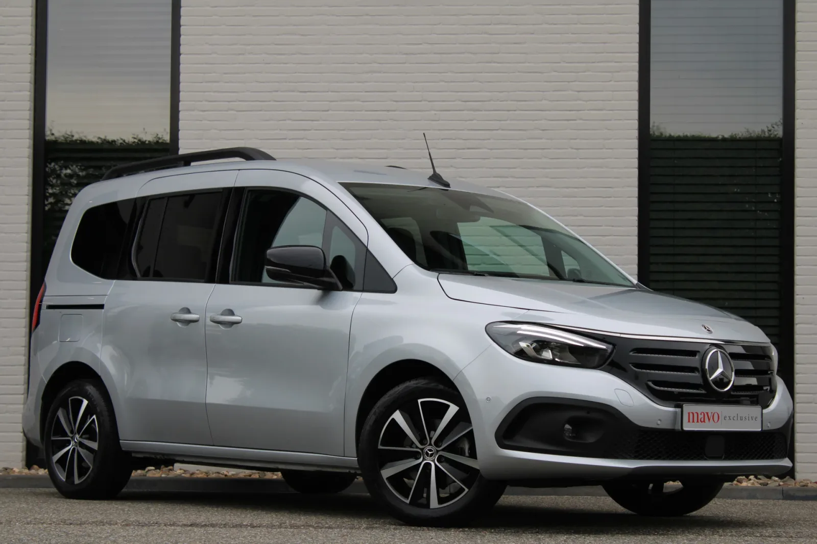 Mercedes-Benz EQT (2024) — foto 1