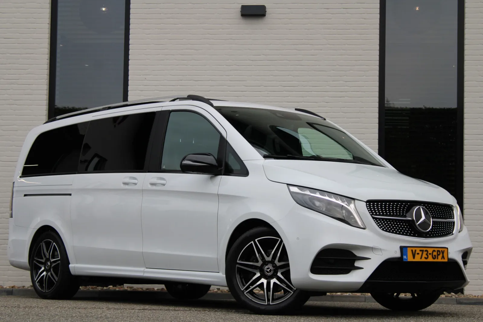 Mercedes-Benz V-Klasse (2023) — foto 1