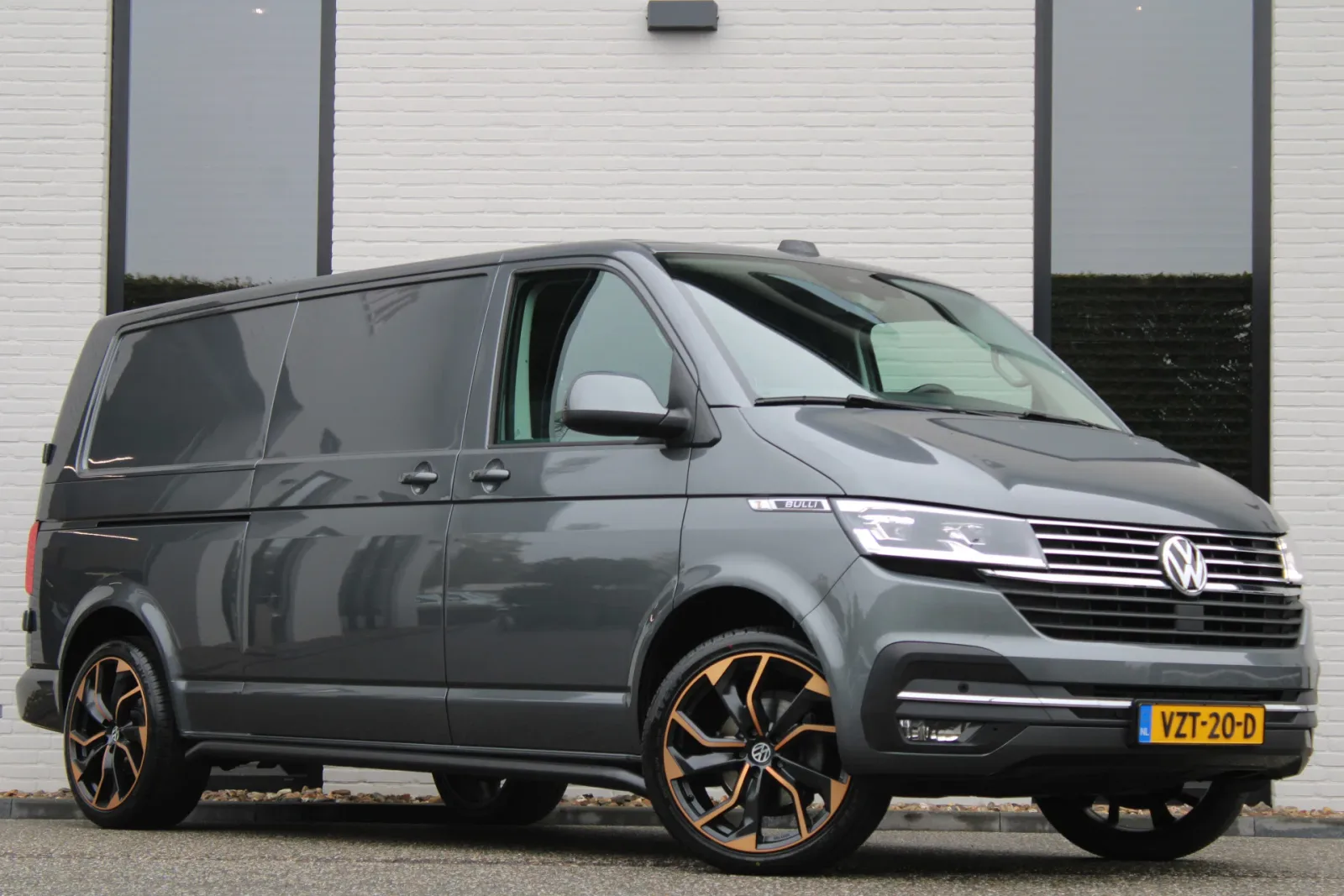 Volkswagen Transporter (2024) — foto 1
