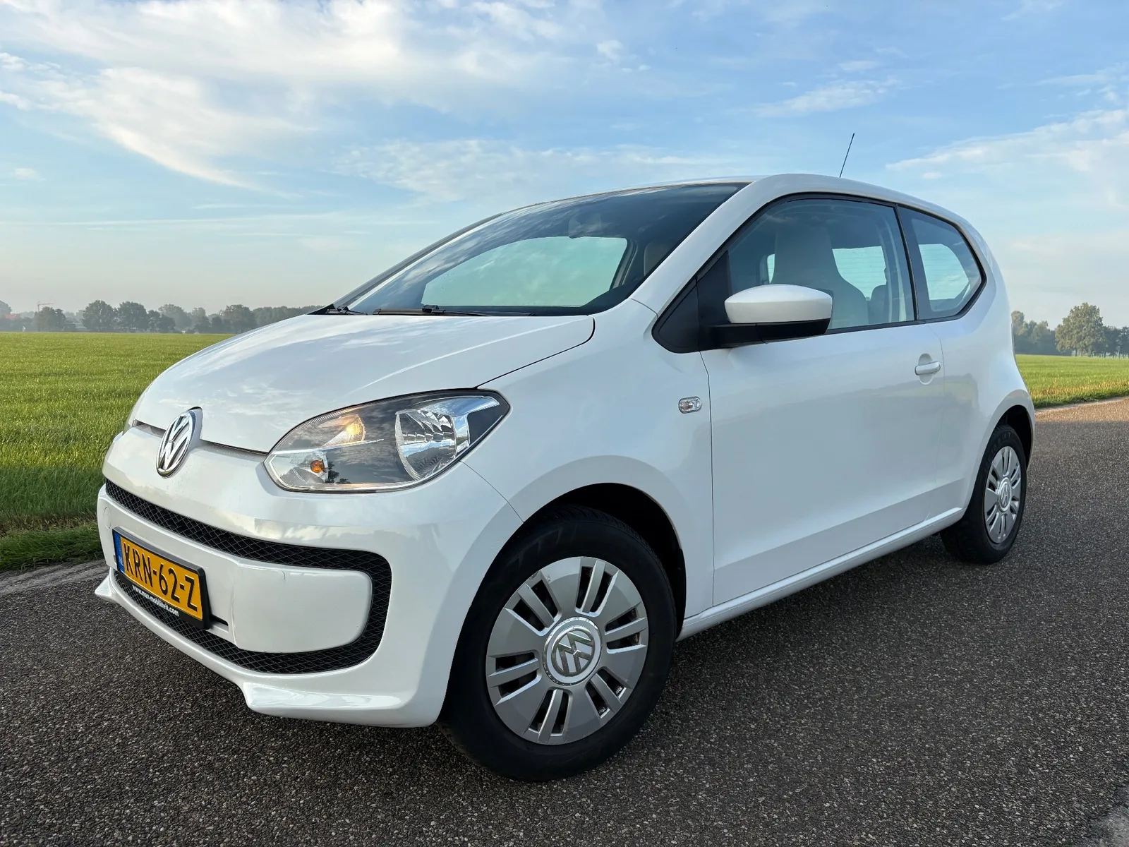 Volkswagen Up! (2015) — foto 1