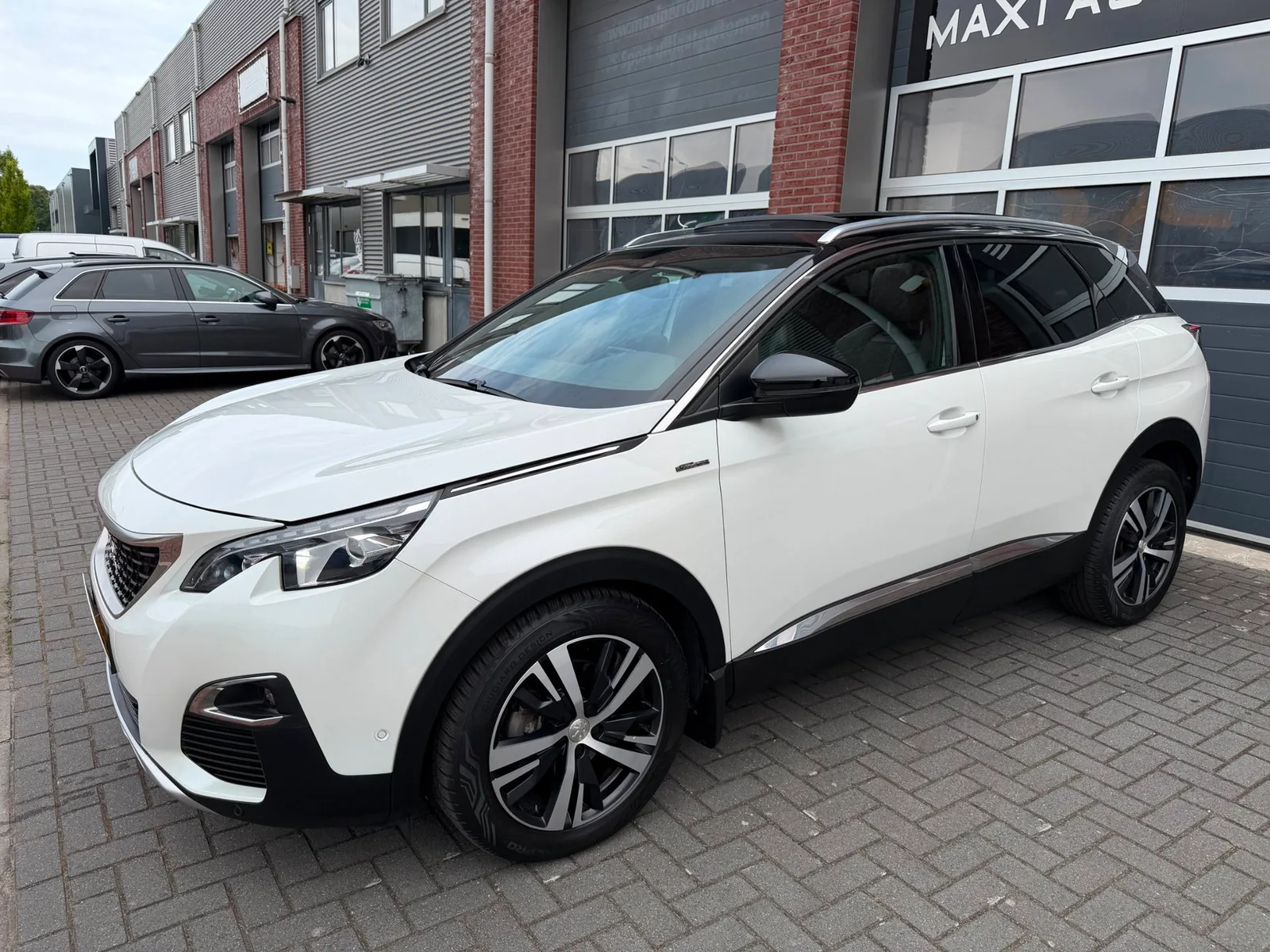 Peugeot 3008 (2017) — foto 1