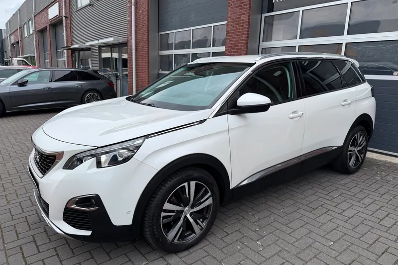 Peugeot 5008 (2017)
