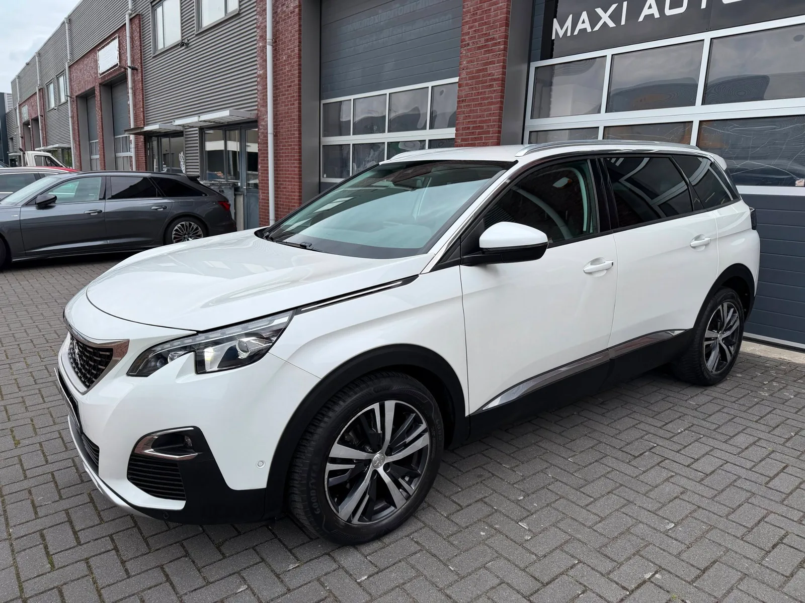 Peugeot 5008 (2017) — foto 1