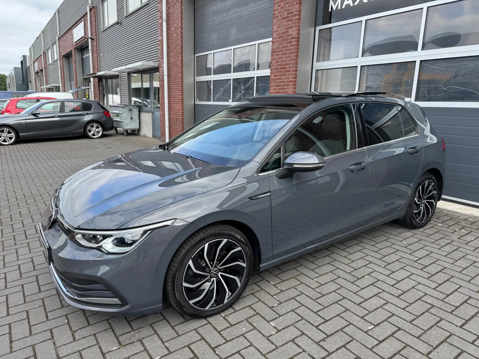 Volkswagen Golf (2020) — foto 1