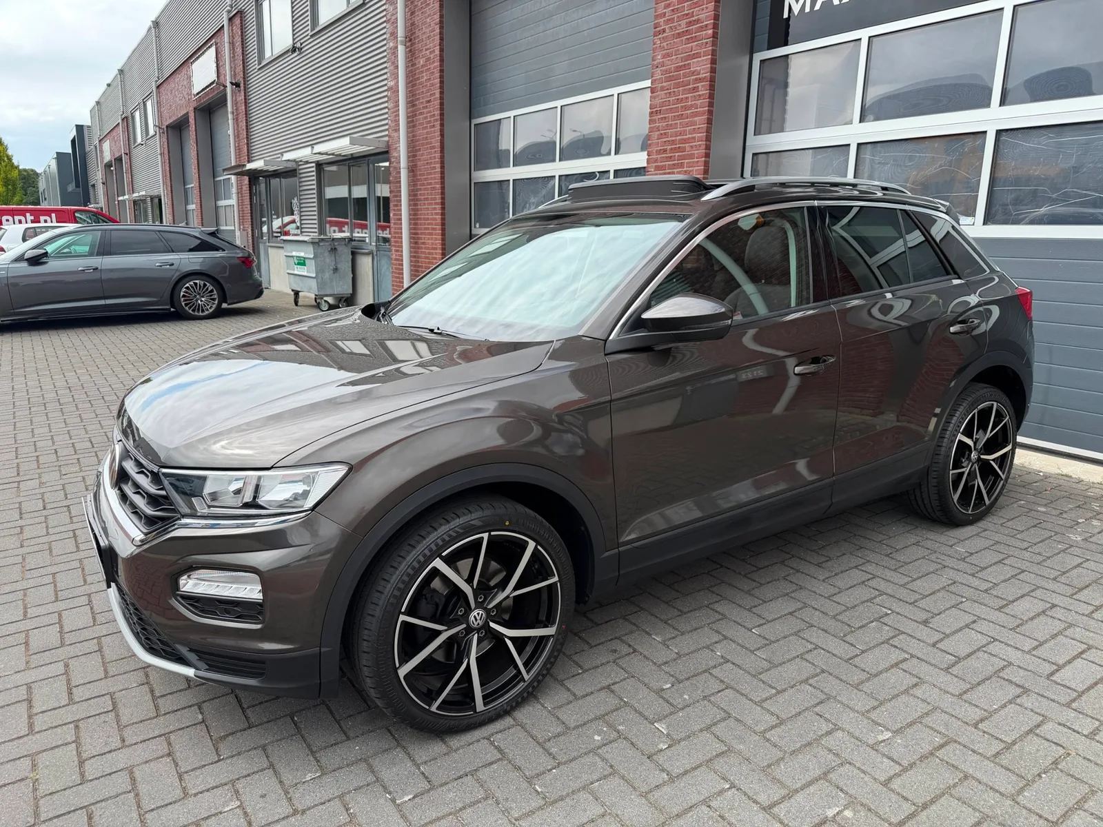 Volkswagen T-Roc (2018) — foto 1