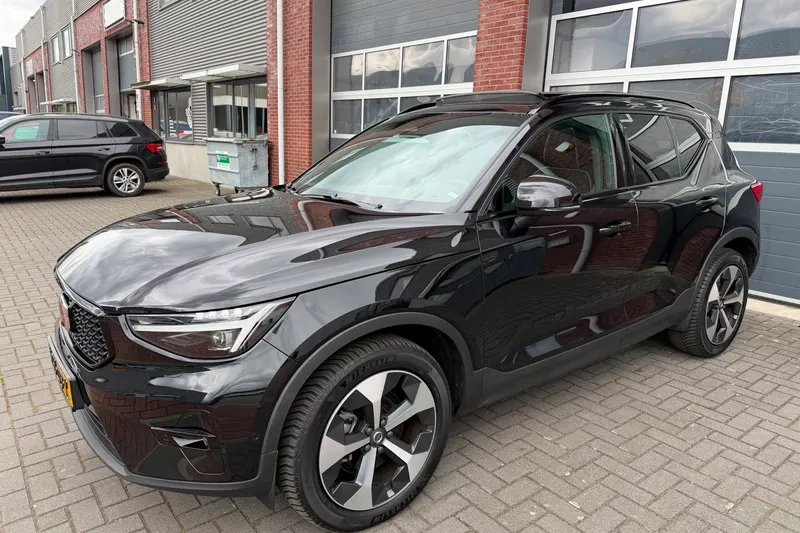 Volvo XC40 (2024)