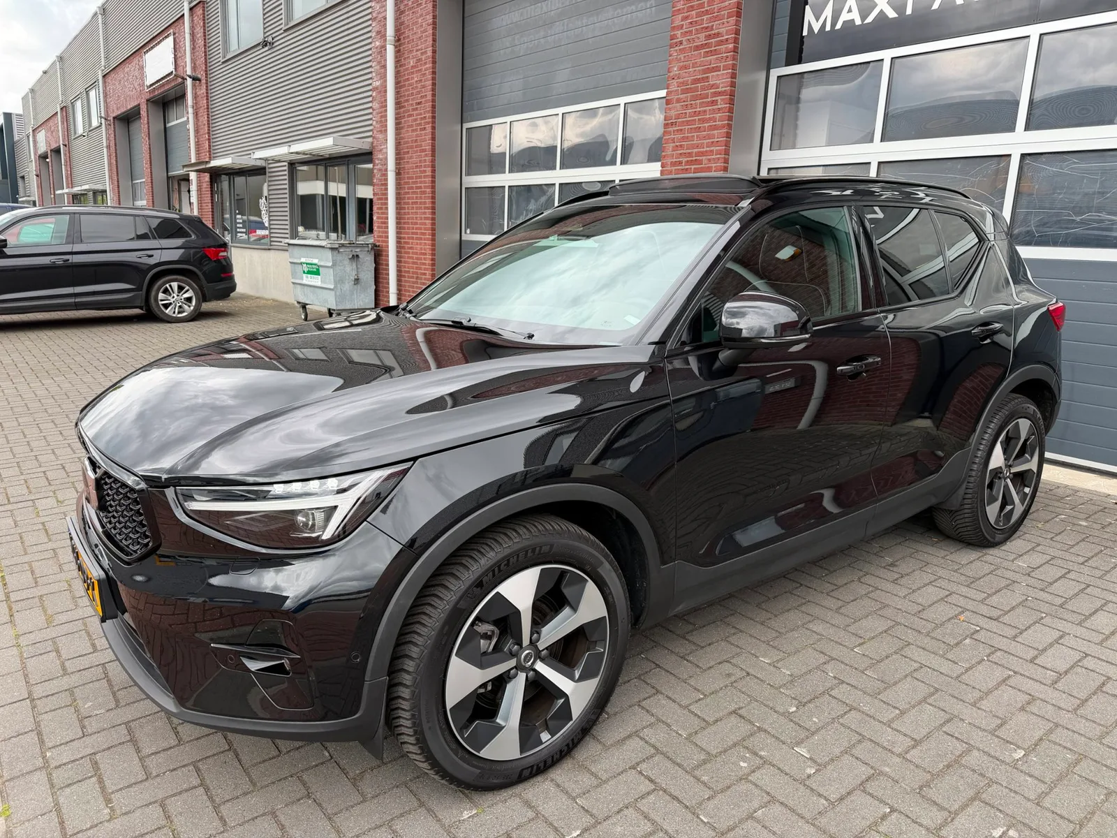 Volvo XC40 (2024) — foto 1