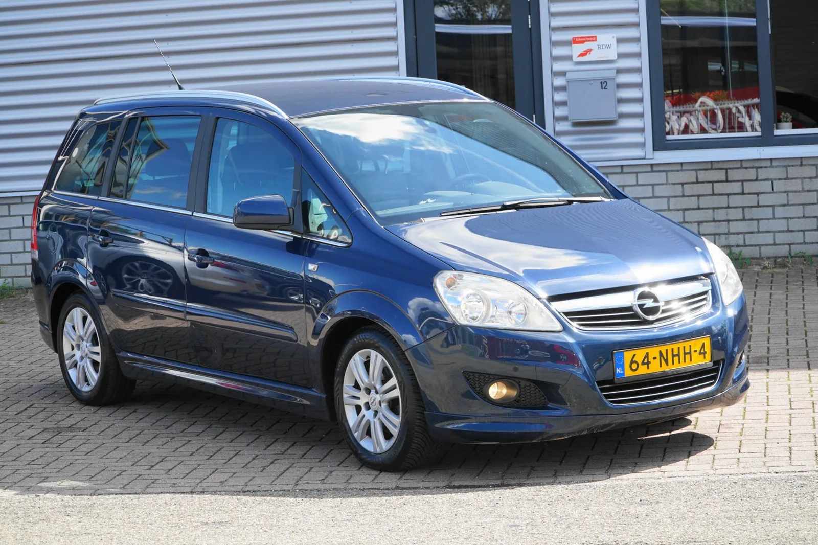 Opel Zafira (2010) — foto 1