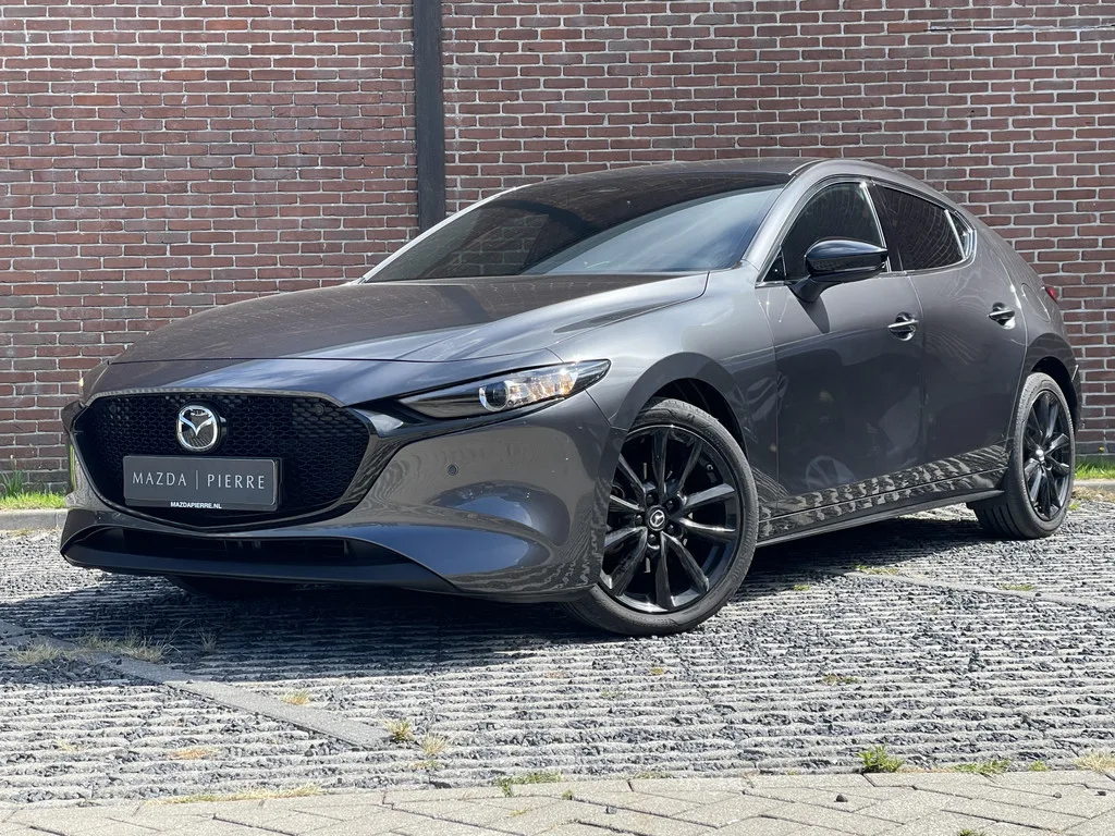 Mazda 3 (2023) — foto 1