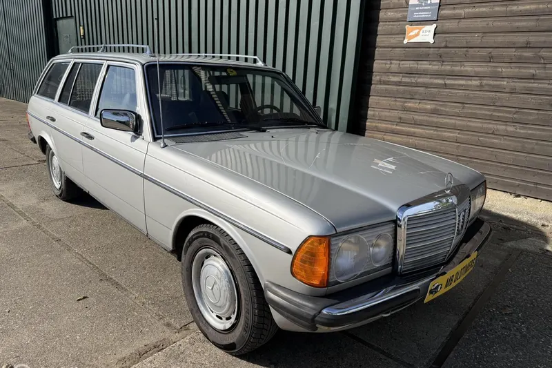 Mercedes-Benz 300-Serie (1982)