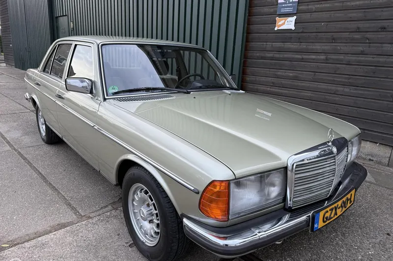 Mercedes-Benz 200-Serie (1980)