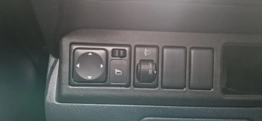 Nissan Note (2011) — foto 1
