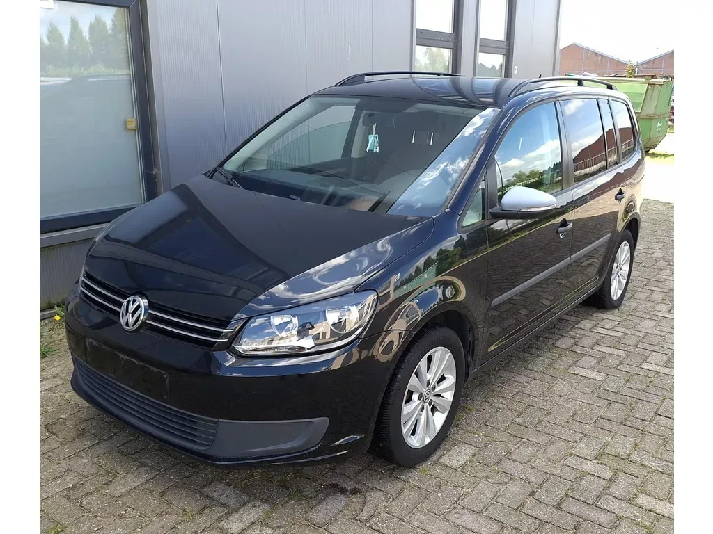 Volkswagen Touran (2010) — foto 1