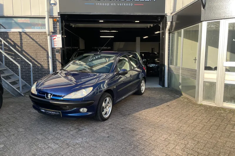 Peugeot 206 (2000)