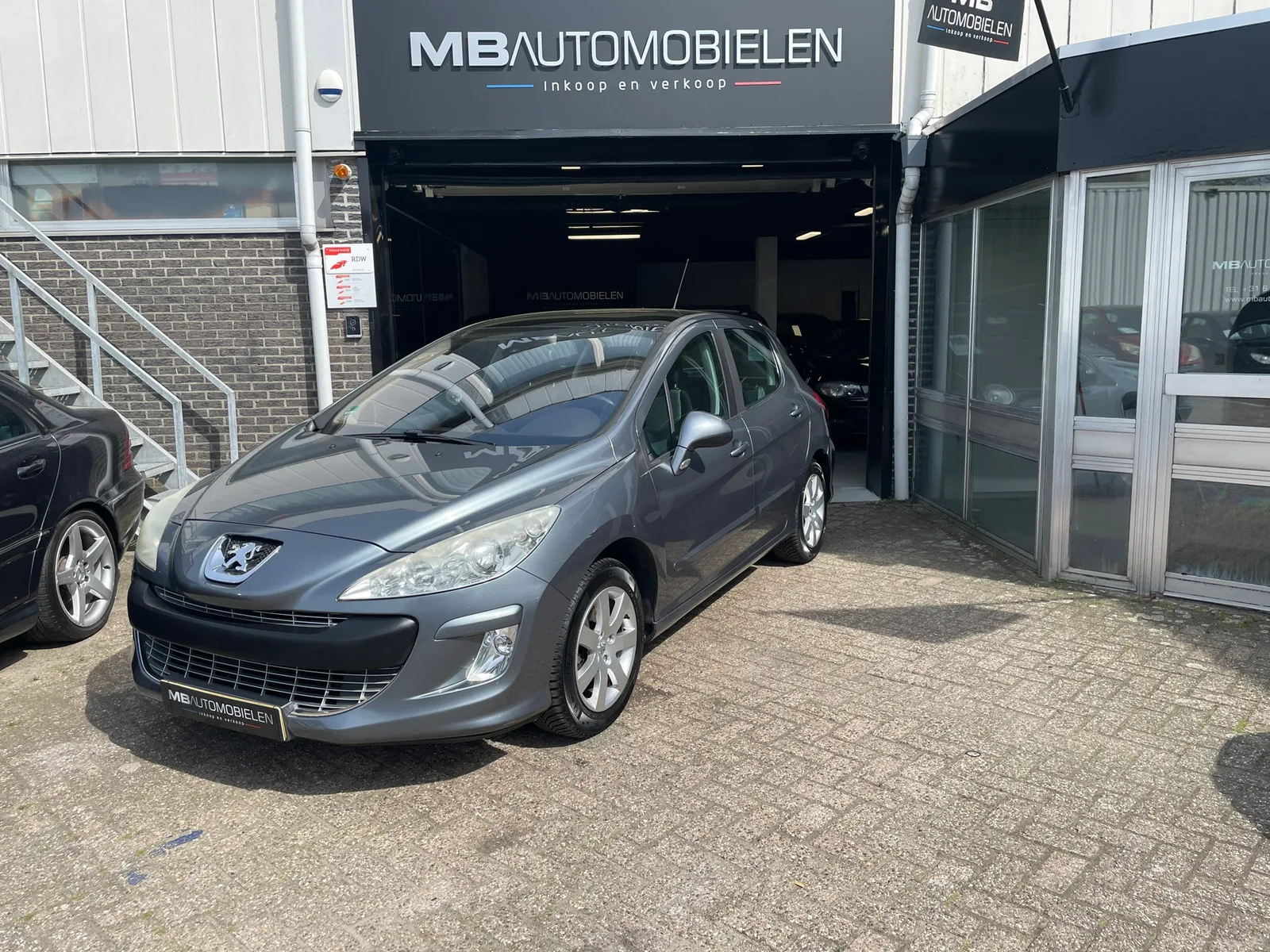 Peugeot 308 (2009) — foto 1