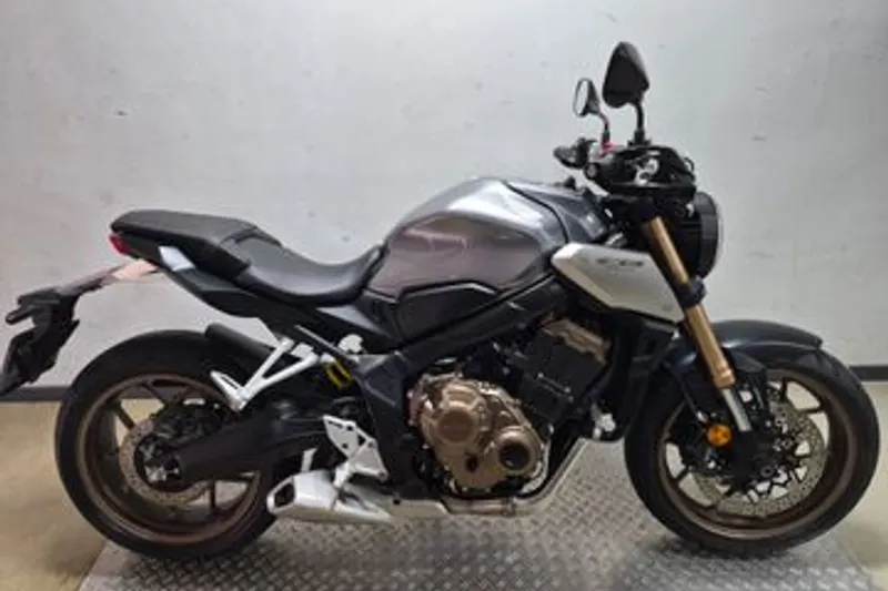 Honda CB650R (2023)