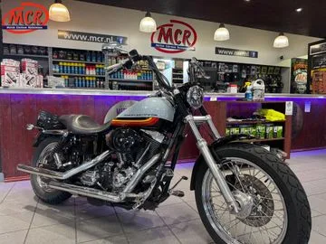 HARLEY-DAVIDSON STREETBOB (2004) — foto 1