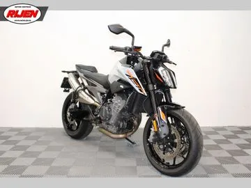 KTM 790 Duke (2024) — foto 1