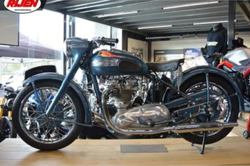 Triumph Thunderbird (1951)