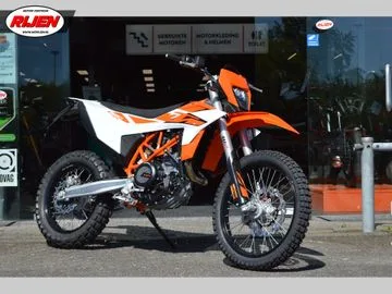 KTM 690 Enduro (2026) — foto 1