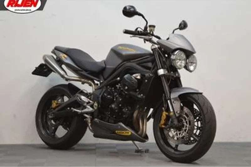 Triumph Street Triple 675 R (2009)