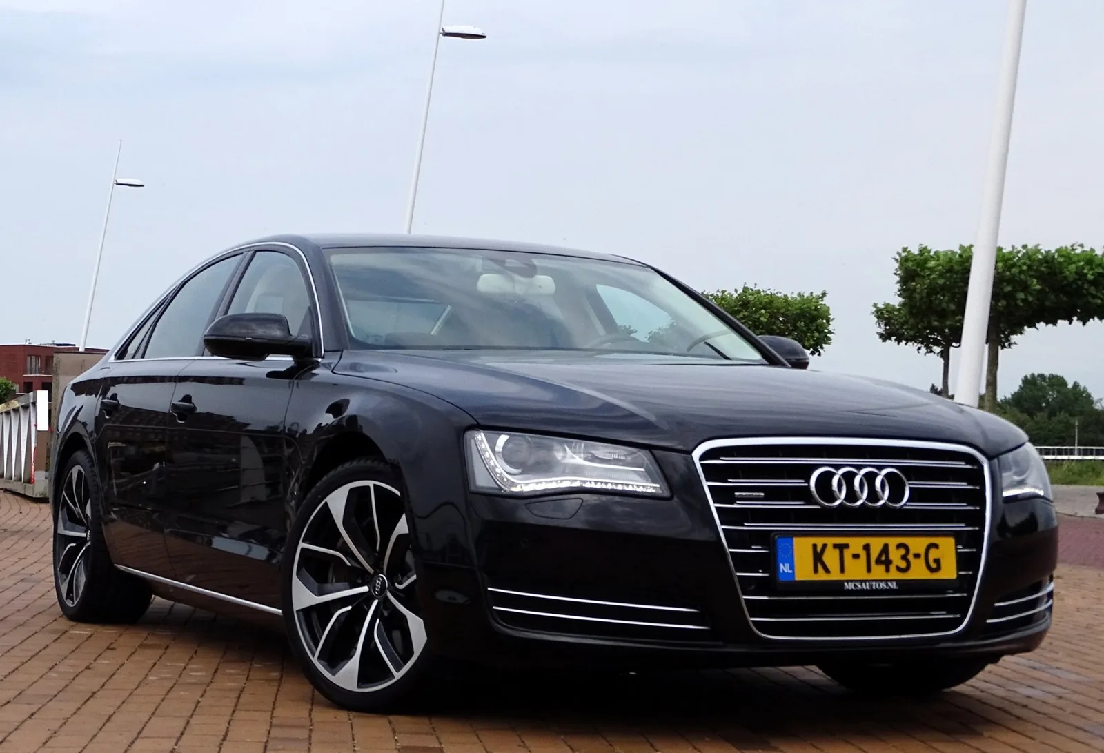 Audi A8 (2010) — foto 1