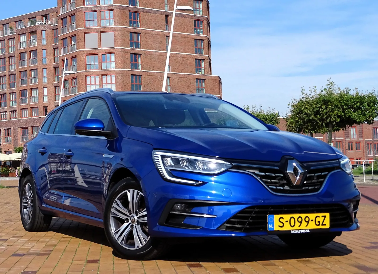 Renault Mégane (2023) — foto 1