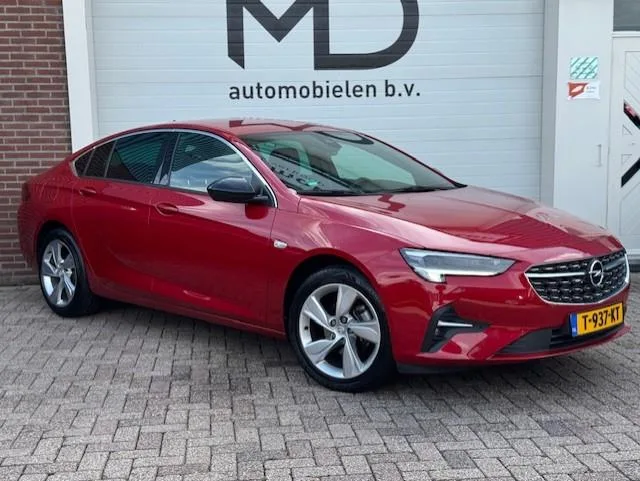 Opel Insignia Grand Sport (2021) — foto 1