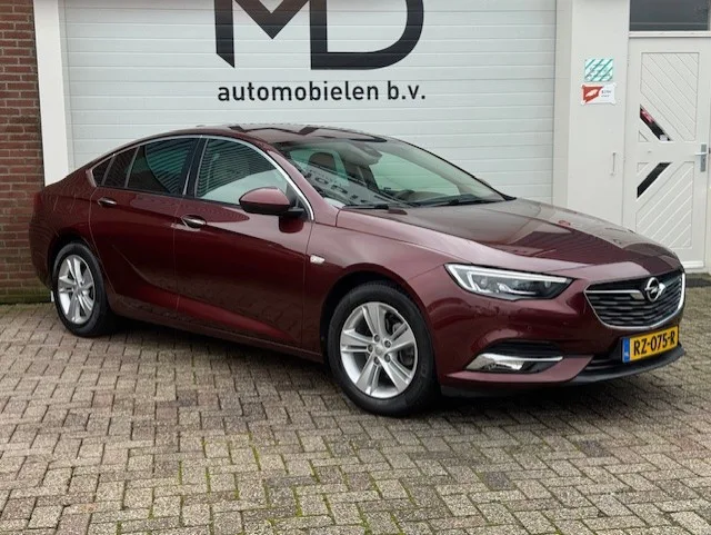 Opel Insignia Grand Sport (2018) — foto 1