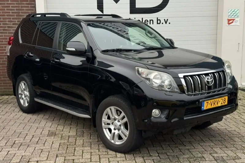 Toyota Land Cruiser (2011)
