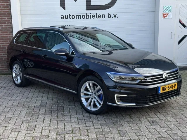 Volkswagen Passat (2015) — foto 1