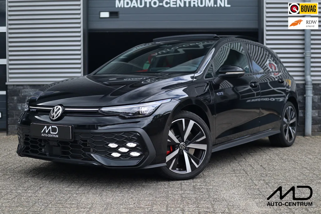 Volkswagen Golf (2025) — foto 1