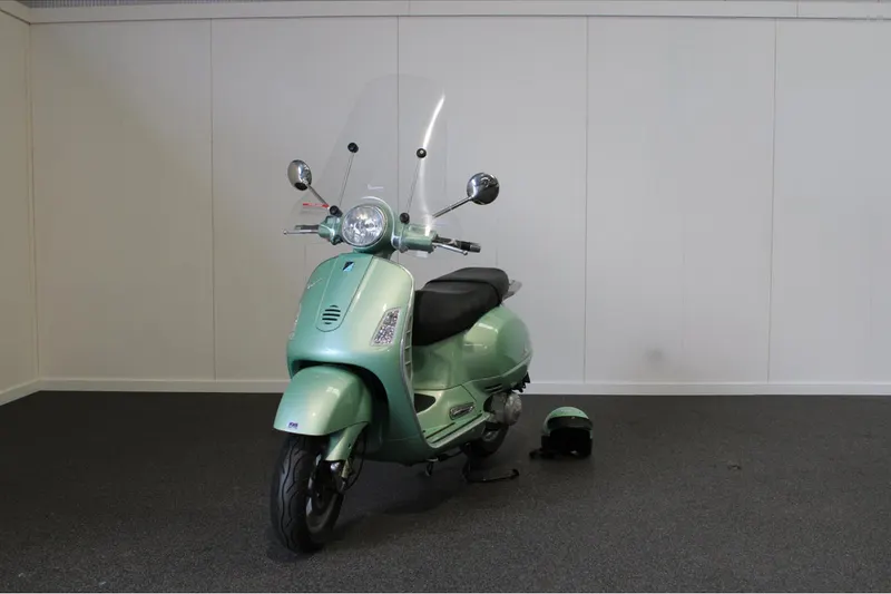 Vespa Scooter GT 200 Vespa (2003)