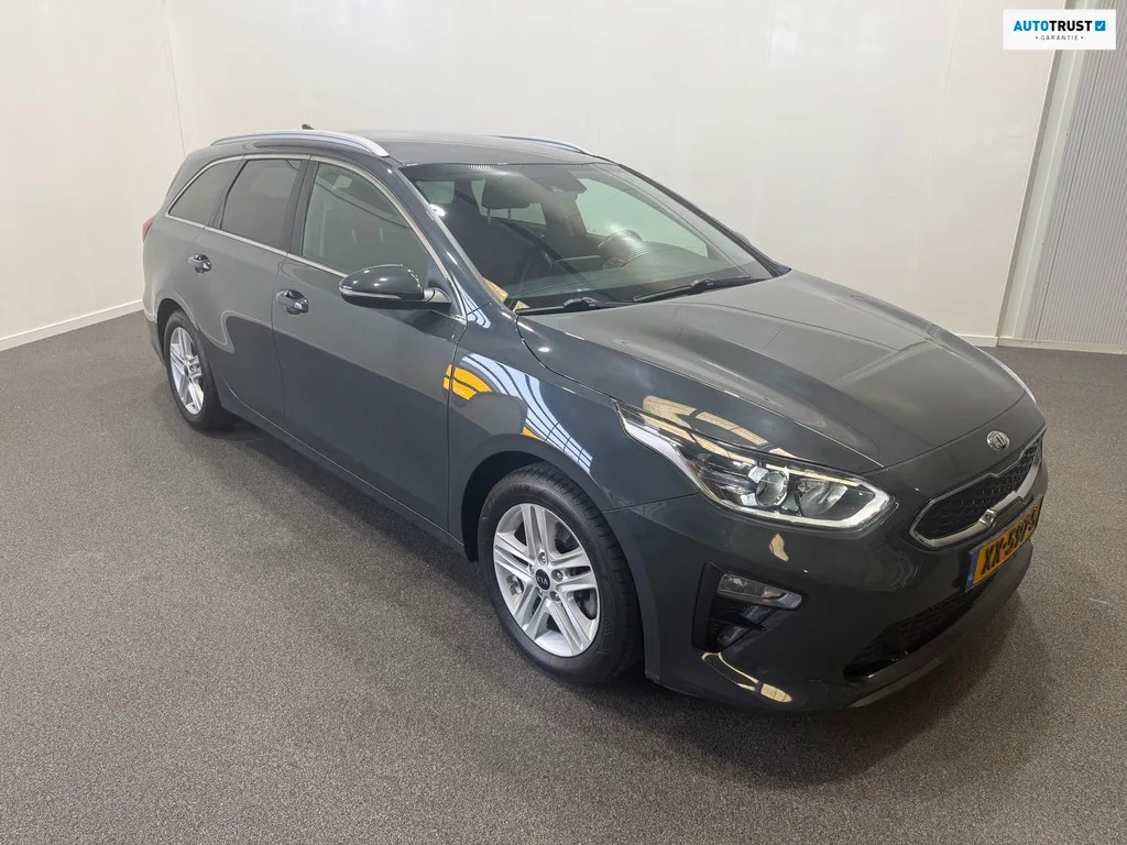 Kia Ceed Sportswagon (2019) — foto 1