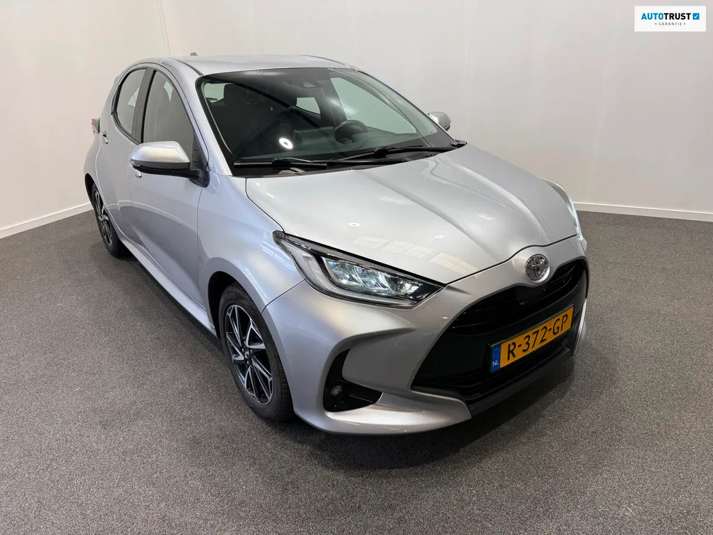 Toyota Yaris (2022) — foto 1