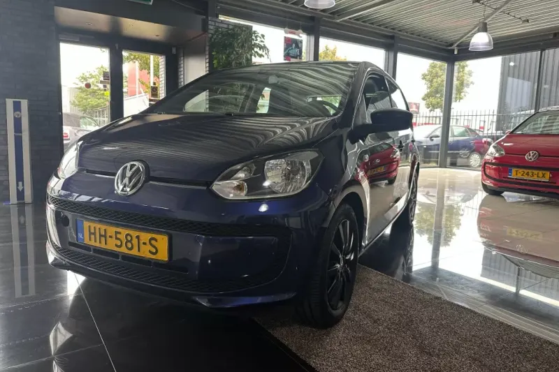 Volkswagen Up! (2015)