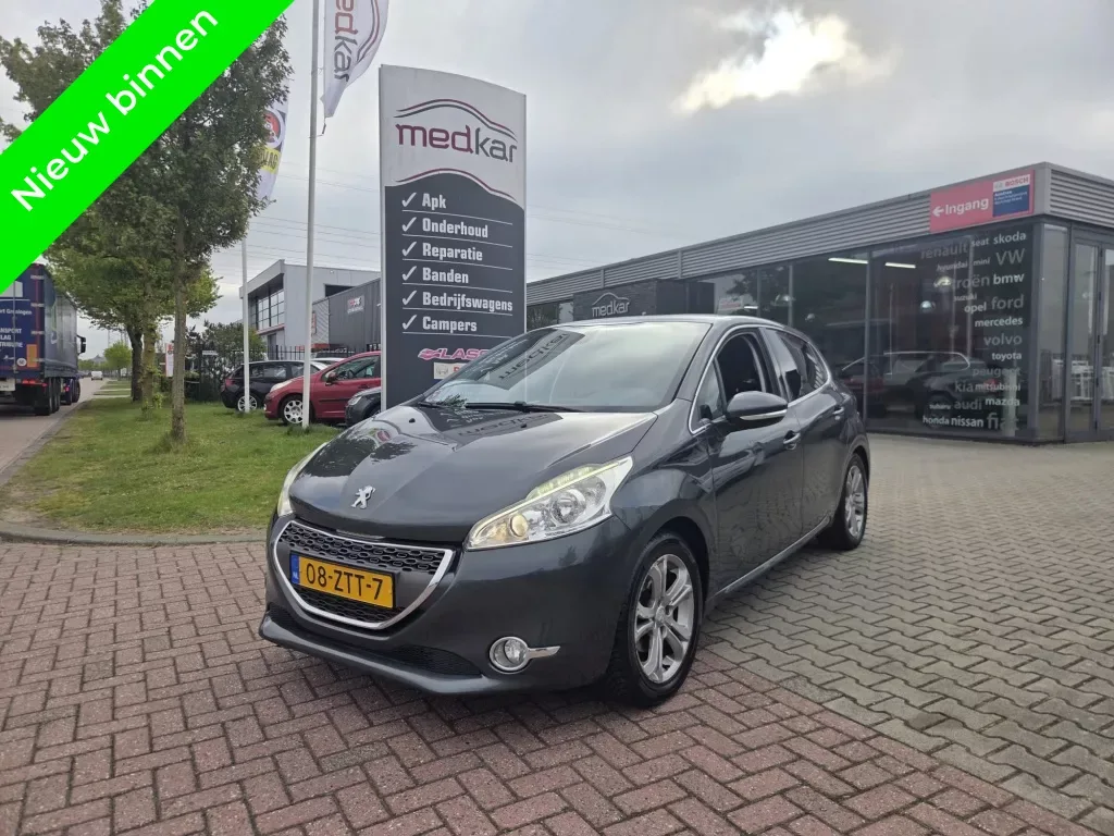 Peugeot 208 (2013) — foto 1