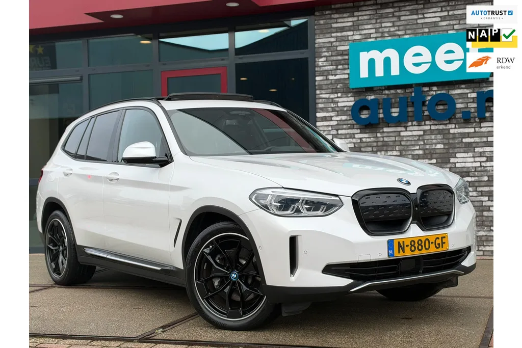 BMW iX3 (2021) — foto 1