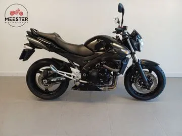 Suzuki GSR600 (2009) — foto 1