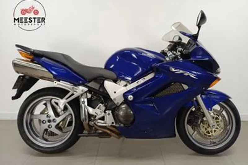 Honda VFR 800 FI (2004)